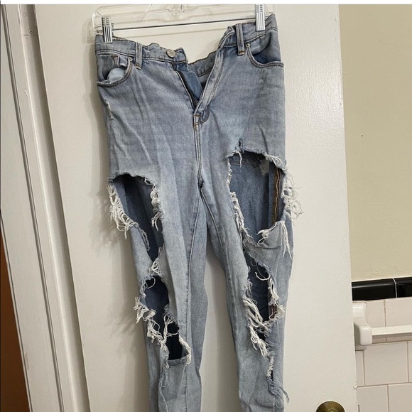 Urban BDG Ripped Jeans - Picture 3 of 3